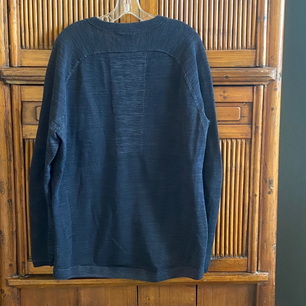 Nike Men’s Long Sleeved Pullover - Picture 8 of 11
